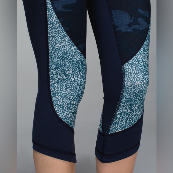 Lululemon Wunder Under Crop Full-On Luon Lotus Camo Oil Slick Blue Inkwell size6 - Picture 5 of 14
